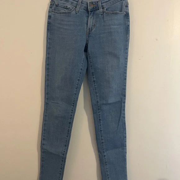 Levi's Light Blue Women's Skinny Jeans - Picture 2 of 11